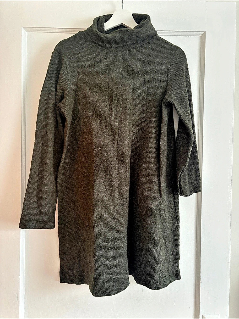 Lulus Cowl Neck Tunic Sweater in Gray/Green Size Medium